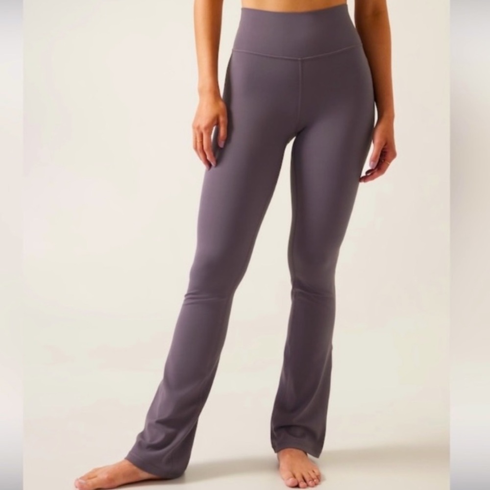 NWOT Athleta Transcend Slim Pant Color Dusk Violet Womens